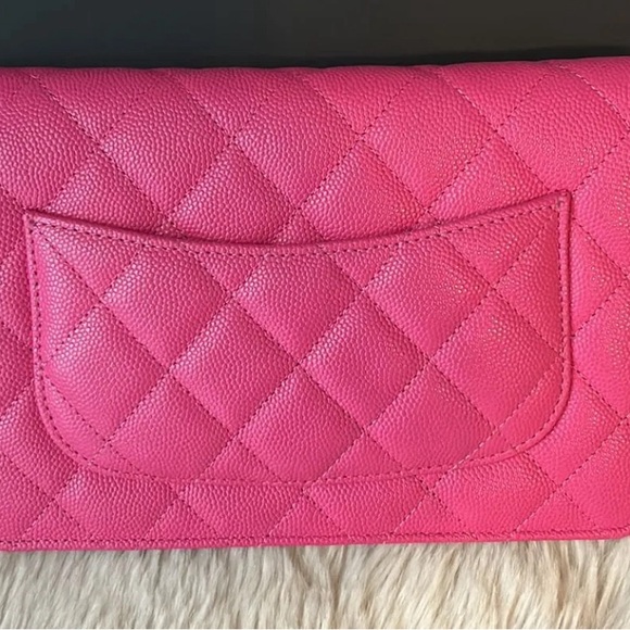 Chanel caviar wallet on chain. Stickers still on hardware. - Picture 5 of 6